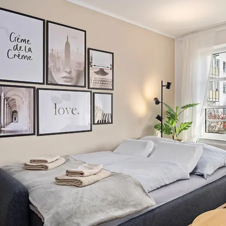 Edler Wohnraum Luxurioeses Apartment Mit Balkon, Boxspringbett, Kaffeevollautomat, Lift & Parkplatz Chemnitz Exterior photo