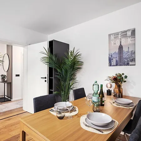 Edler Wohnraum Luxurioeses Apartment Mit Balkon, Boxspringbett, Kaffeevollautomat, Lift & Parkplatz Chemnitz Exterior photo