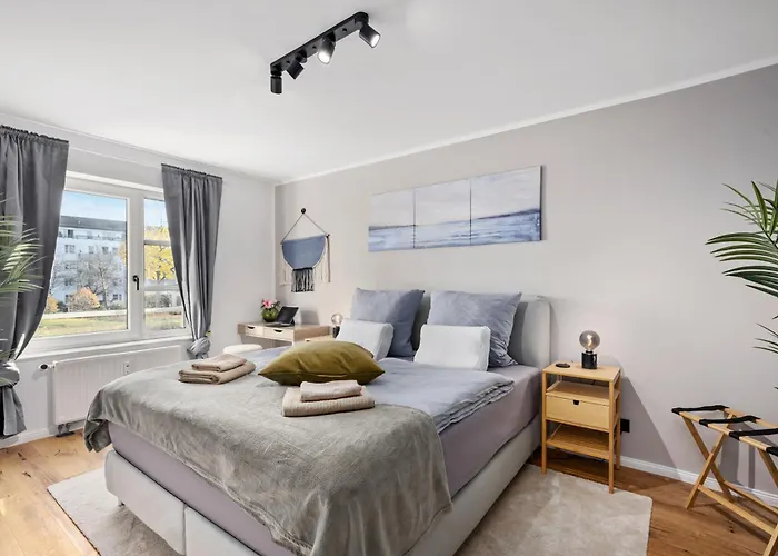 Edler Wohnraum Luxurioeses Apartment Mit Balkon, Boxspringbett, Kaffeevollautomat, Lift & Parkplatz