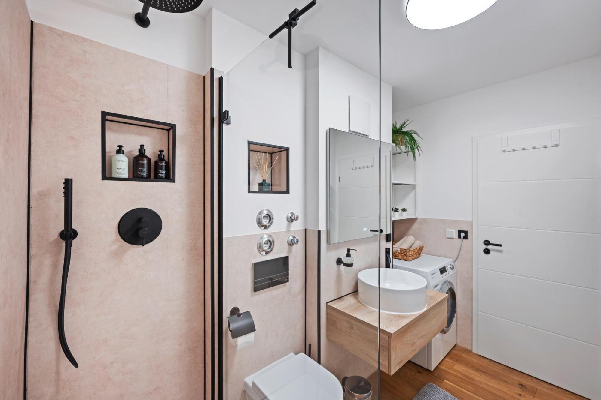 Edler Wohnraum Luxurioeses Mit Balkon, Boxspringbett, Kaffeevollautomat, Lift & Parkplatz Apartment *