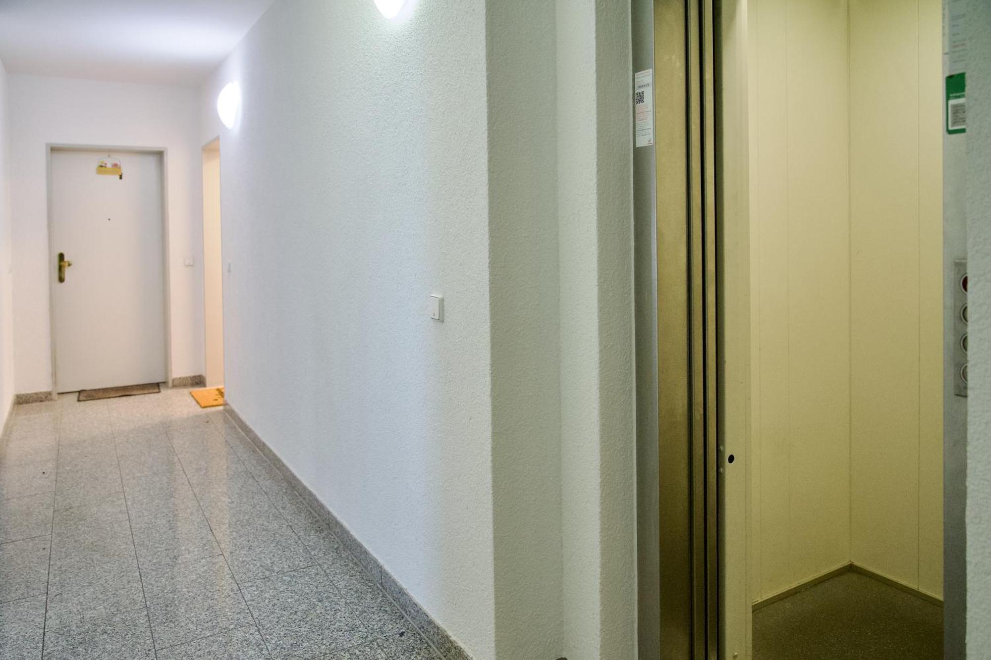 Edler Wohnraum Luxurioeses Mit Balkon, Boxspringbett, Kaffeevollautomat, Lift & Parkplatz Chemnitz