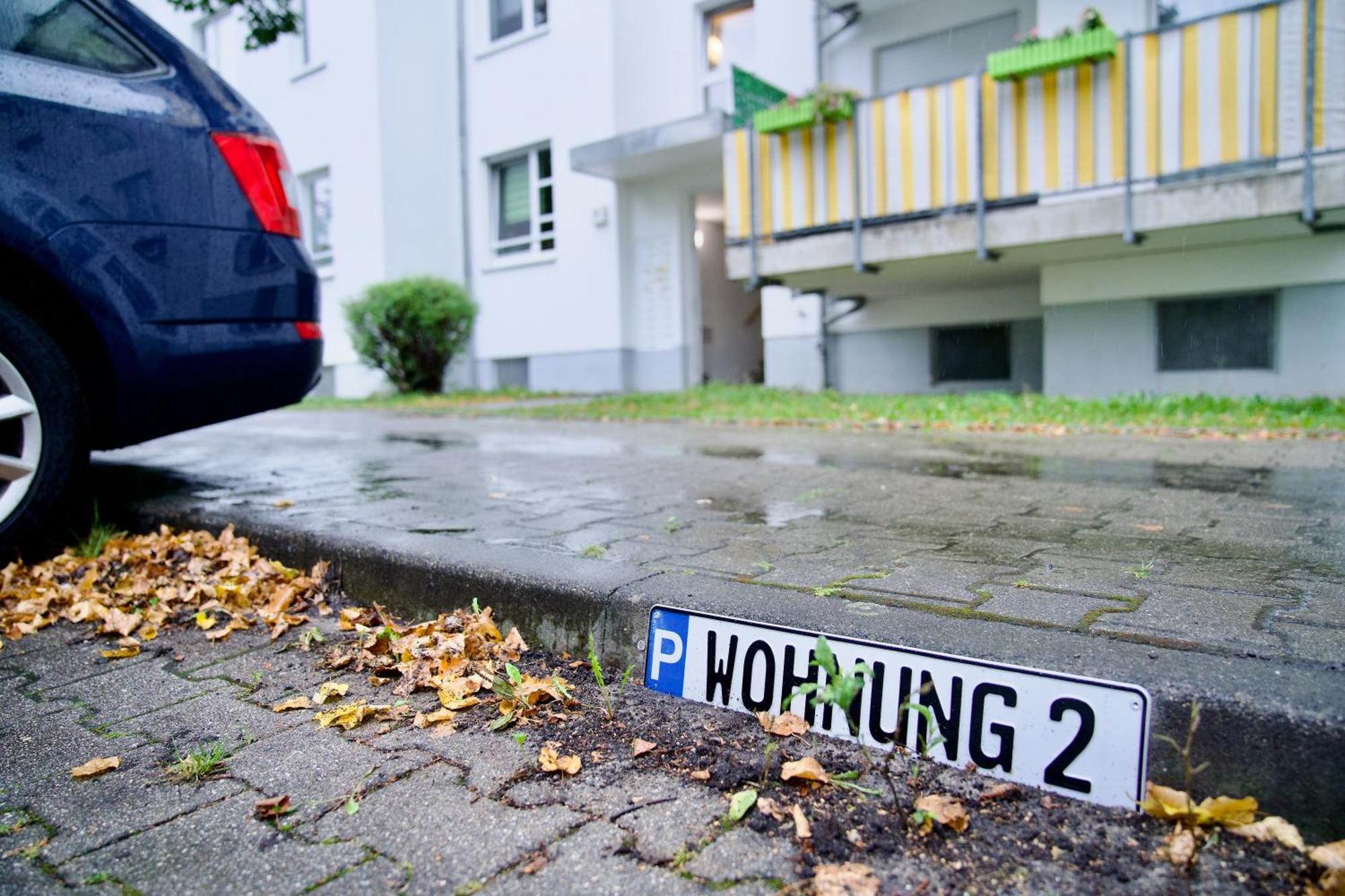 Edler Wohnraum Luxurioeses Mit Balkon, Boxspringbett, Kaffeevollautomat, Lift & Parkplatz
