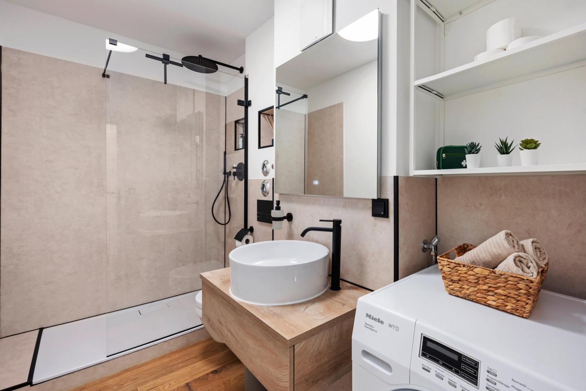 Apartment Edler Wohnraum Luxurioeses Mit Balkon, Boxspringbett, Kaffeevollautomat, Lift & Parkplatz Chemnitz
