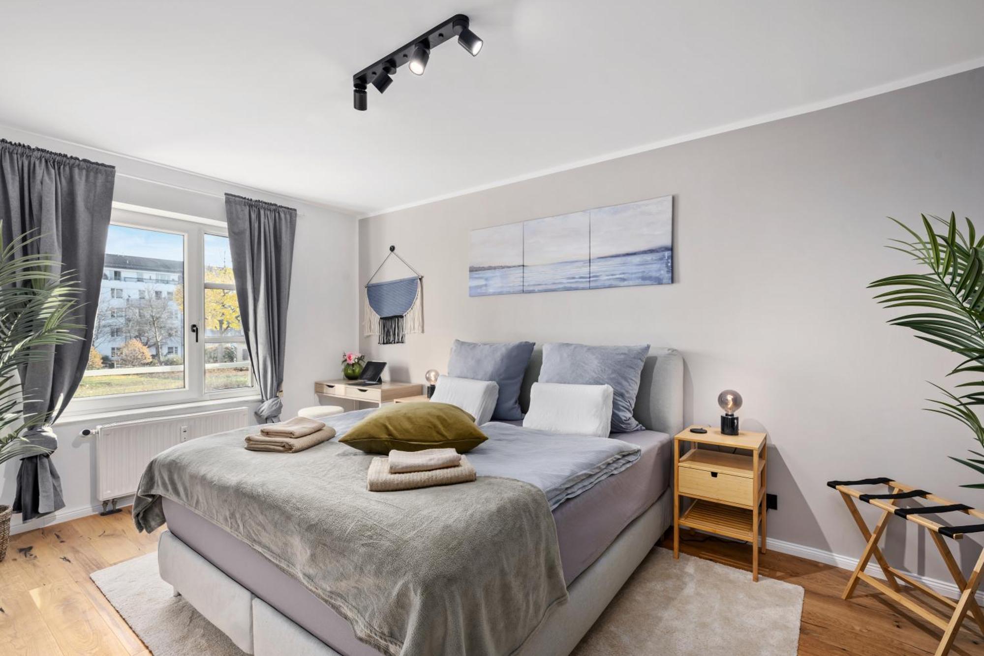Edler Wohnraum Luxurioeses Mit Balkon, Boxspringbett, Kaffeevollautomat, Lift & Parkplatz